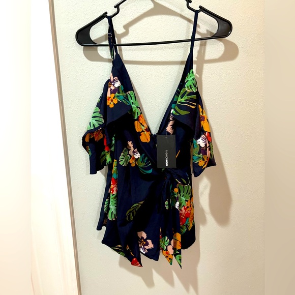 NWT Fashion Nova Vidette Floral Romper size Medium - Picture 3 of 11